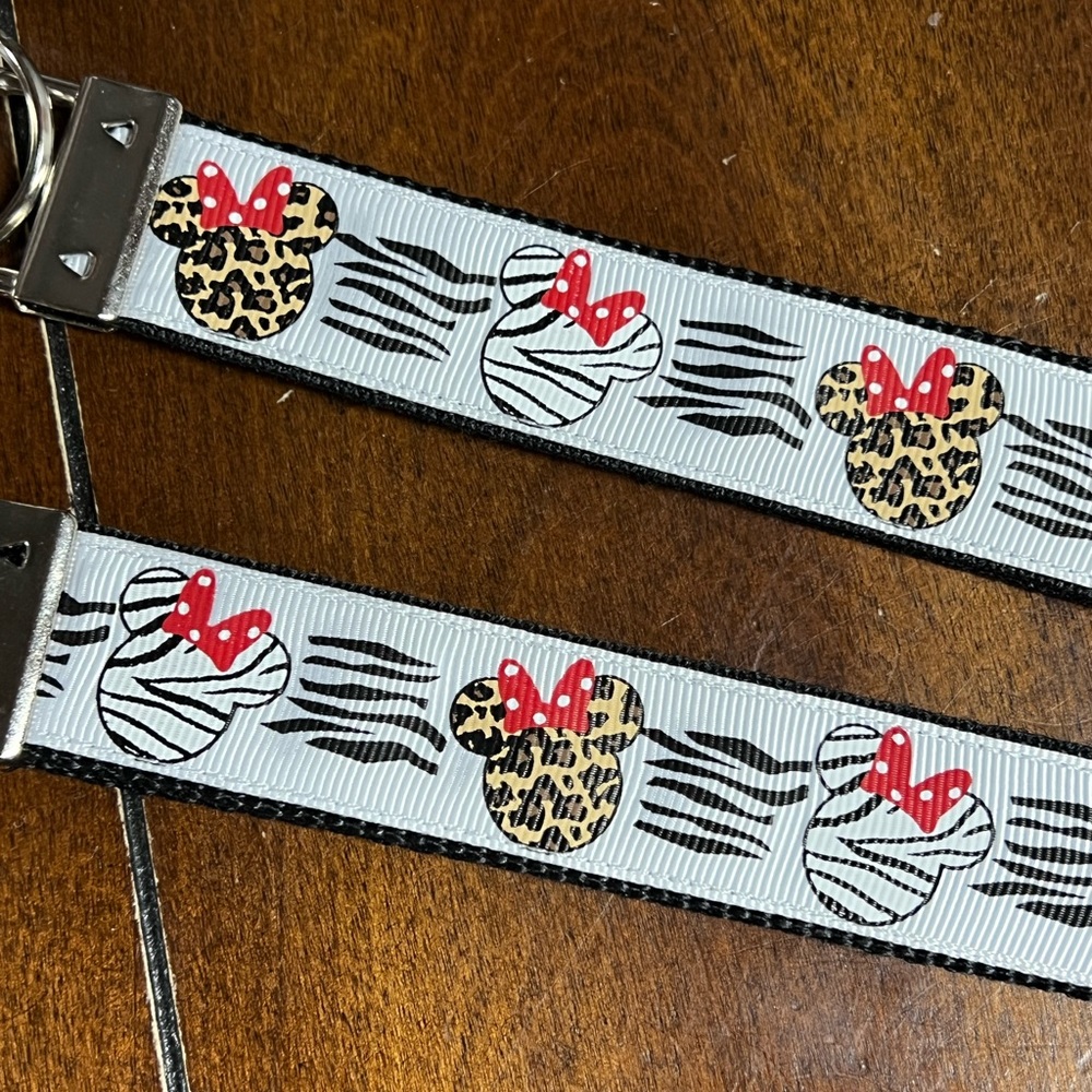 Minnie Mouse handcrafted keychain, new w/o tags